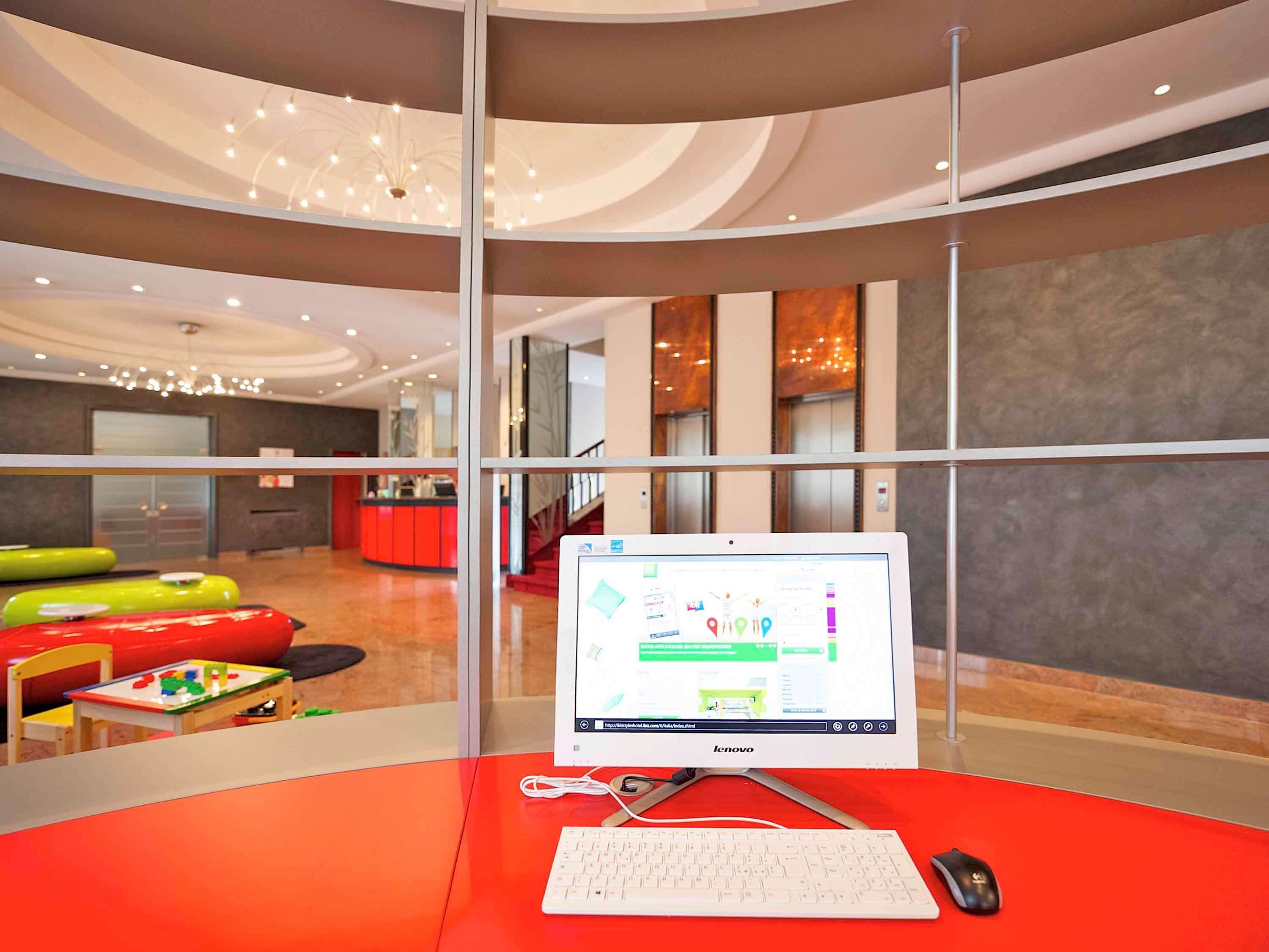 Ibis Styles Parma Toscanini Exterior photo